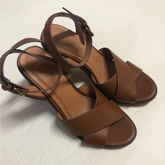 Target A New Day Beatriz Cross Band Stacked Heel Pumps Brown Size 9 - Picture 1 of 13